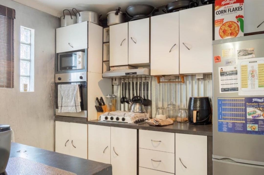 2 Bedroom Property for Sale in Manenberg Western Cape